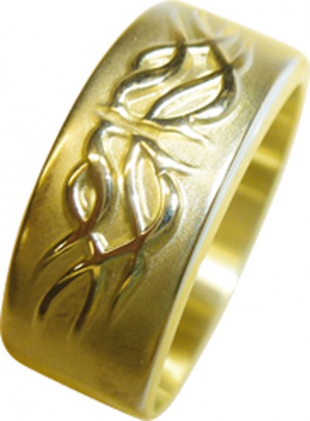 Wunderschöner Ring in Gelbgold 333/- mattiert mit Muster, Breite 8,8mm, Stärke 3mm. Dieses Einzelstück ist nur noch in Größe 21 erhältlich und wartet drauf, Ihren Finger zu schmücken. ABRAMOWICZ – Ihr Juwelier aus Stuttgart.