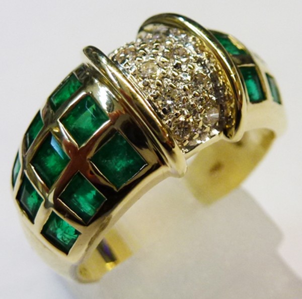 Ring Gelbgold 585/- Smaragde Brillanten 0,15ct W/SI Größe 18mm ist änderbar