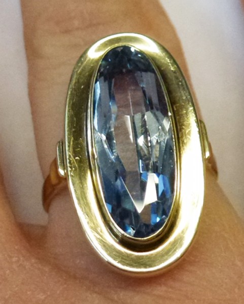 Ring Gelbgold 333/- ovalen Blautopas ca. 2,00ct Größe 16,5mm poliert