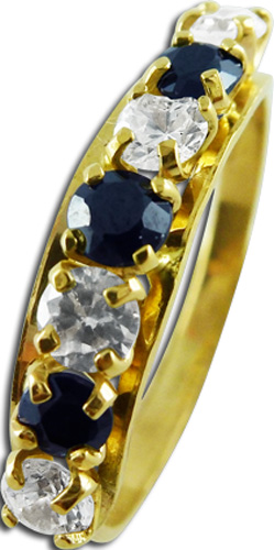 Ring in 375 Gelbgold mit  3 Saphiren und 4 Zirkonia, 17mm