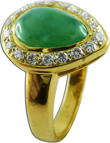 Ring  in  Gelbgold 750 mit  Smaragdcabochon und 22 Brillanten