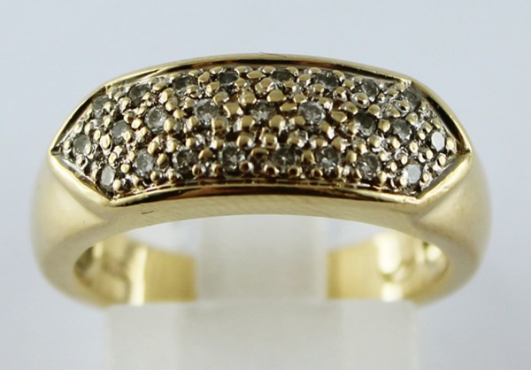 Ring, Gelbgold 585/- mit 25 Brillanten, zus 0,25ct. W/P1, den passenden Ohrschmuck unter Artikelnr. 184526500