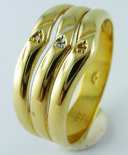Ring Gelbgold 333 mit 3 Diamanten 8/8 W/SI