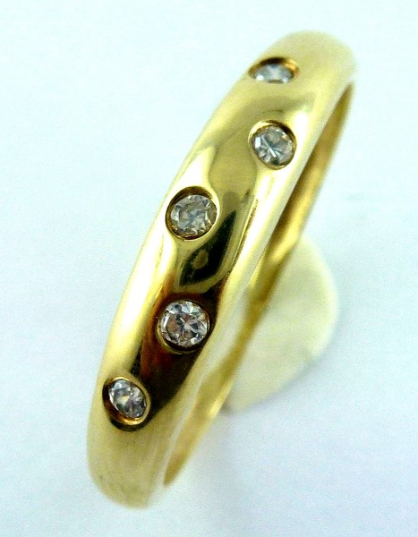 Ring in Gelbgold 8Kt., ( 333/- ) mit 5 feinen Brillanten, insgesamt 0,05ct. W/P,  poliert, Groesse 17,9mm, aenderbar