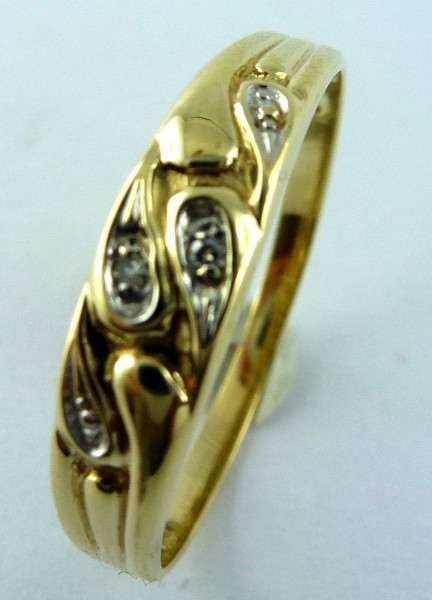 Diamantring – Goldring – Gelbgold 8Kt/333 Diamant 0,10ct 8/8 WP