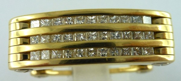 Ring  Diamantring Gelbgold 750/-  53 Princess Cut Diamanten zusammen 1ct  TW/VVSI  beweglich vom Juwelier Damas Dubai