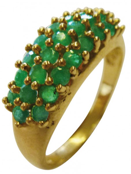 Goldring. Wunderschöner Ring in Größe 16,2 mm aus feinstem Gelbgold 585/-, besetzt mit 25 funkelnden, echten Smaragden. Sehr hochwertig in der Verarbeitung. Ein sehr edles Einzelstück in feinster Juweliersqualität zum unschlagbaren Preis aus dem Hause ABR