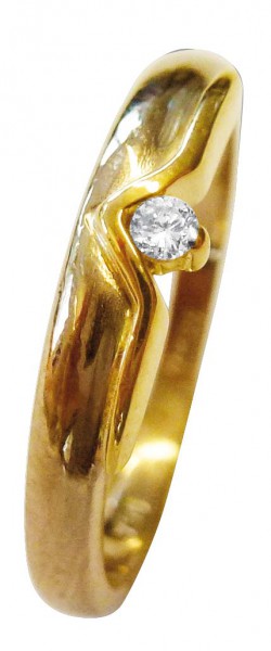 Luxuriöser Ring in Größe 17,2 mm aus feinstem Gelb/- und Weißgold 750/-, besetzt mit einem funkelnden, edlen Brillanten 0,075 ct W/P im exklusiven Design. Ringkopfbreite ca. 3,5 mm. Ein sehr hochwertiges Einzelstück, dass von Meisterhand gefertigt wurde a