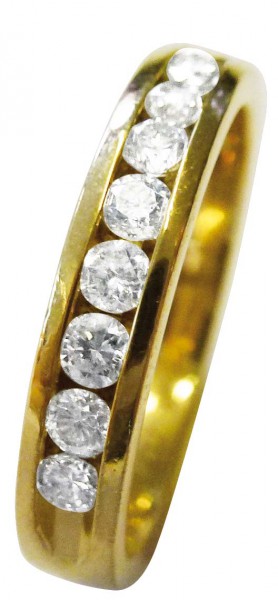 Luxuriöser Ring in Größe 16,2 mm mit 12 strahlenden, erlesenen Brillanten ca. 0,50 ct W/P, eingearbeitet in hochwertigem Gelbgold 585/-. Ringkopfbreite ca. 3,5 mm, Stärke ca. 2 mm. Präzise Handarbeit trifft hier auf edelste Brillanten. Ein traumhaftes Ein
