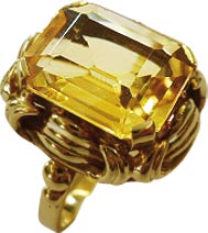 Ring in Gelbgold 585/-. Traumhaft schöner Ring mit einem Citrin ca. 18ct im Smaragdschliff, poliert. Maße: Ringgröße: 17,00 mm, Gewicht: 4,0 gr., Ringkopfgröße: 17,3 x 8,5 mm. In Premiumqualität von Deutschlands größtem und günstigstem Schmuckhändler Abra
