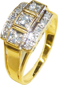 Traumhafter Ring in Gelbgold 585/- poliert, mit 10 Brillanten 0,10ct, 3 Brillanten 0,15ct zusammen 0,25ct, Breite 10mm, Stärke 1,5mm. Dieses Einzelstück ist nur noch in der Größe 19 erhältlich. Feinste Juweliersqualität aus Stuttgart – ABRAMOWICZ – die Nr