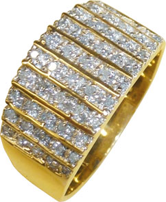 Glamouröser Ring in Gelbgold 585/- poliert, mit 50 funkelnden Brillanten zusammen 0,25ct W/P 8/8, Ringbreite 11mm, Stärke 1mm. Diese wunderschöne Einzelstück ist nur noch in der Größe 20 erhältlich – in Premiumqualität aus dem Hause Abramowicz – Ihre fein