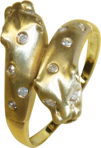 Ring in Gelbgold 333/- poliert, besetzt mit 2 Leopardenköpfe und 12 Diamanten 8/8 W/P, Ringkopfbreite 11,5mm, Stärke 4,5mm, Ringgröße 18. Ein traumhaftes Unikat für alle, die das Besondere lieben. ABRAMOWICZ, die Topadresse für exklusive Schmuckstücke in