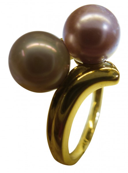 Edler Ring in feinem Gelbgold 333/-hochglanzpoliert, Ringgröße 20,6mm Größe ist auf Wunsch änderbar, verziert mit 2 wunderschönen syntetik Perlen in Braun und Rose, Maße: Ringkopf Breite 15mm, der Ring ist ein richtiger Eyecatcher, In Premiumqualität von
