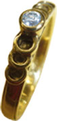 Goldring, Wunderschöner edler Ring in hochwertigem Gelbgold 585/- in Größe 19,2mm, auf Wunsch auch änderbar, hochglanzpoliert, verziert mit einem traumhaft schönem Brillant 0,10ct, Ringkopf 4mm, Breite 2,9mm, Stärke 1,5mm, kommen Sie vorbei und lassen sic